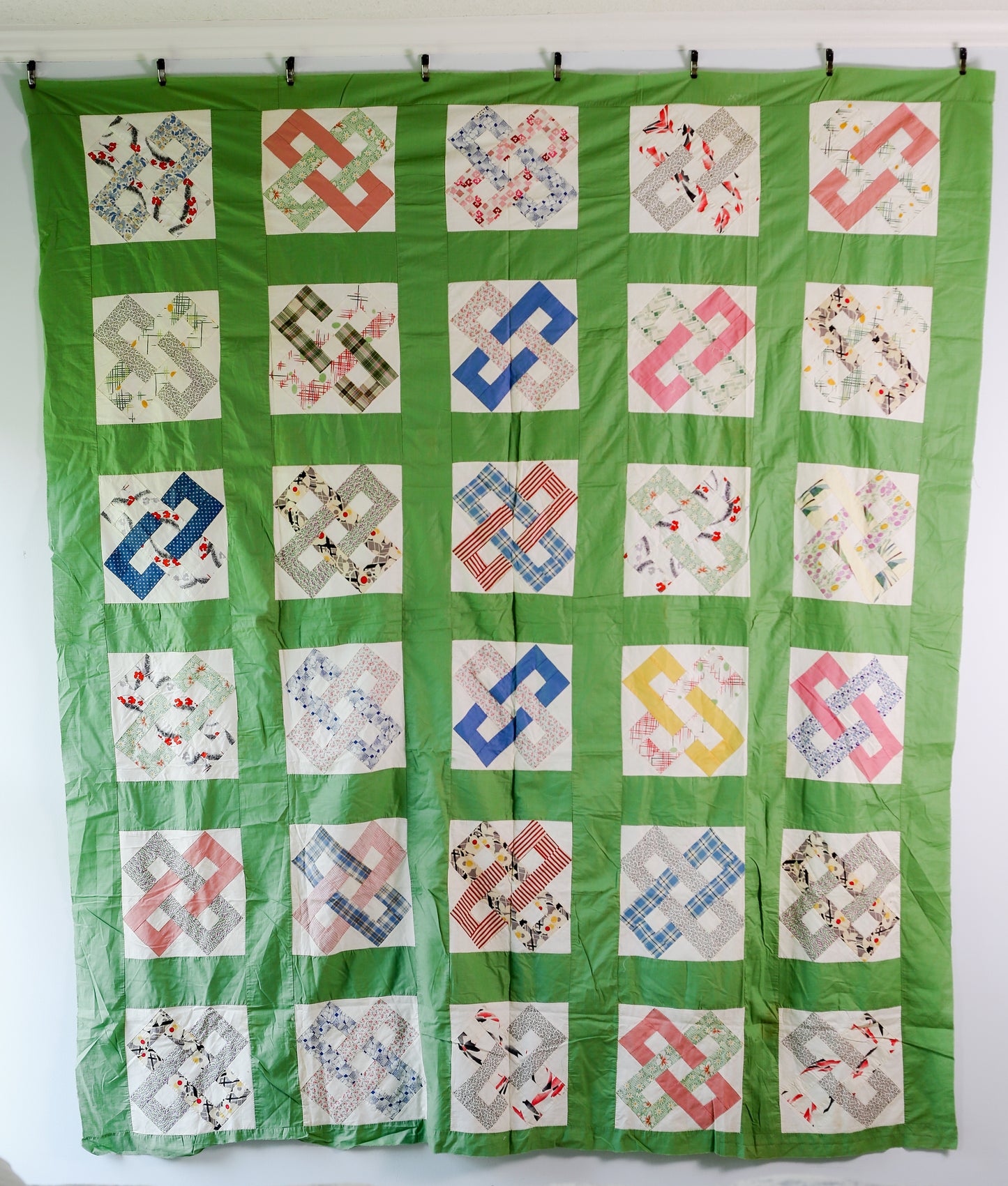 Vintage Green and White Friendship Links Quilt TOP