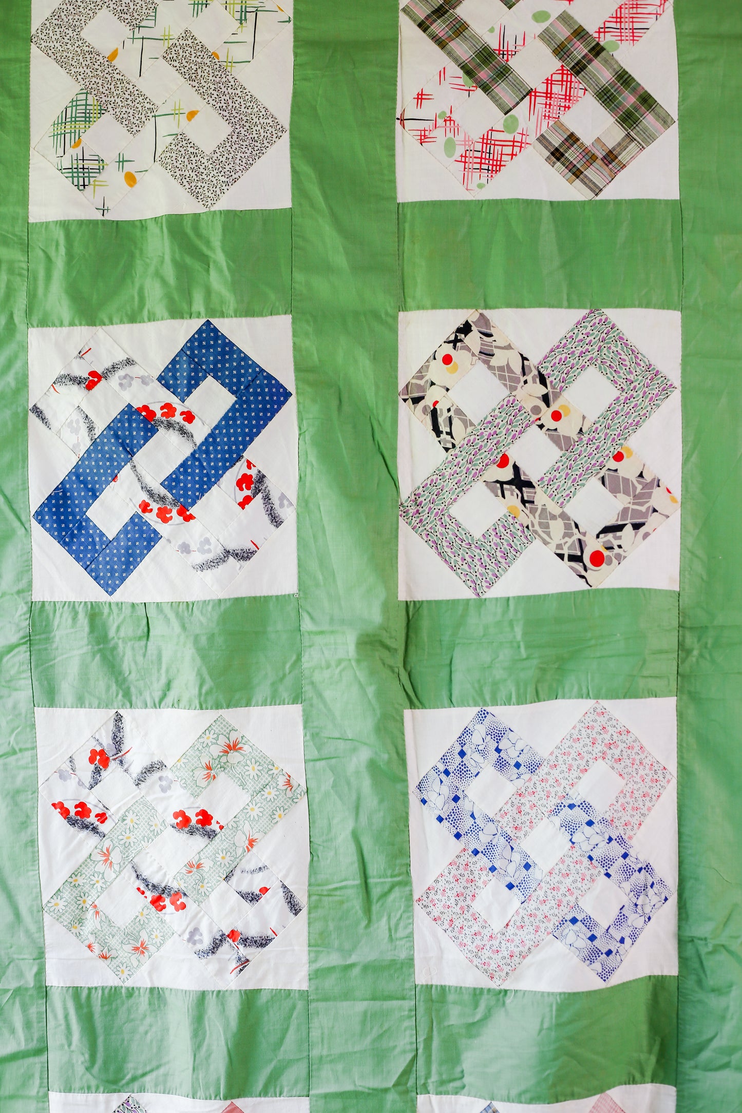 Vintage Green and White Friendship Links Quilt TOP