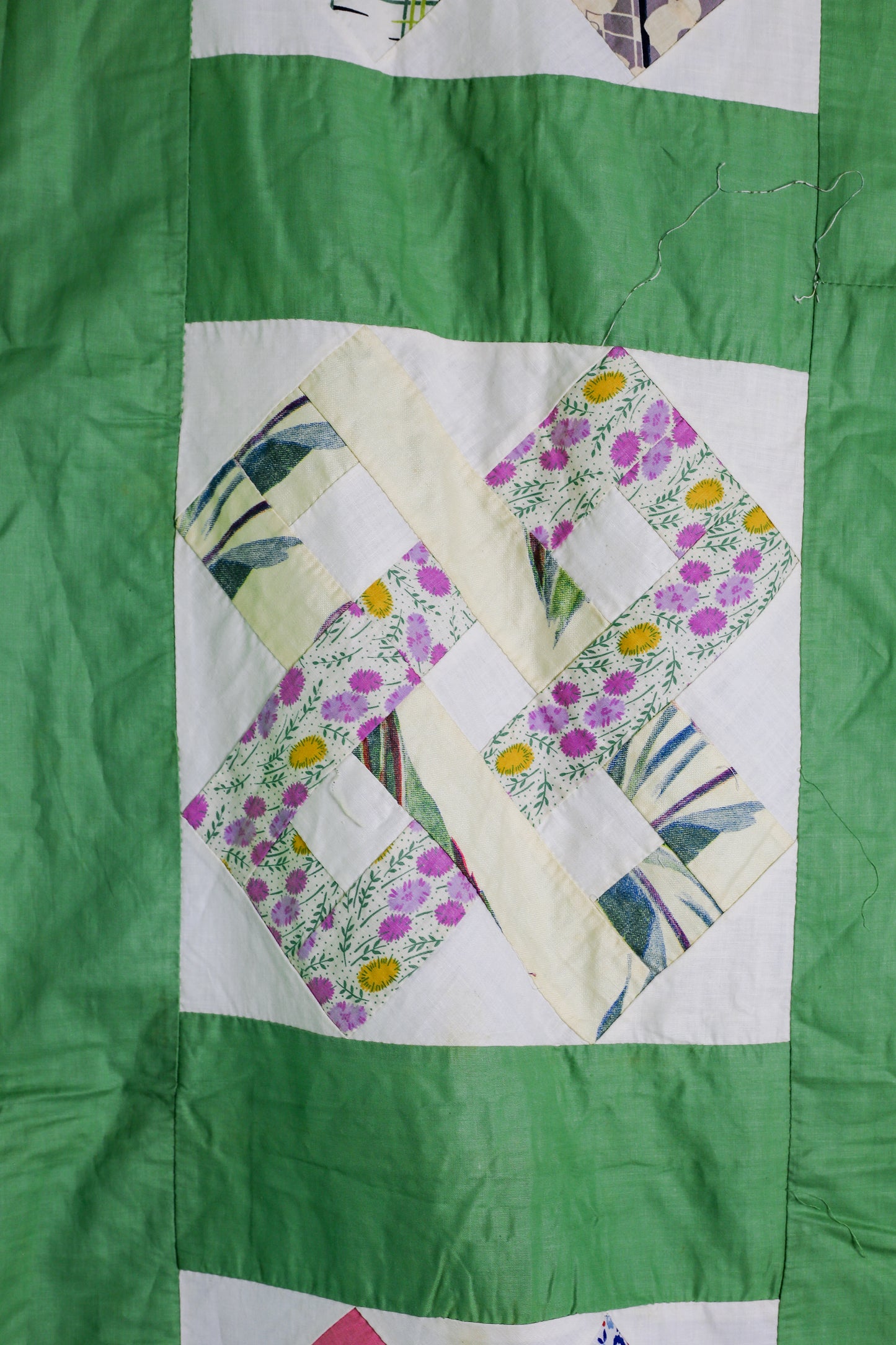 Vintage Green and White Friendship Links Quilt TOP