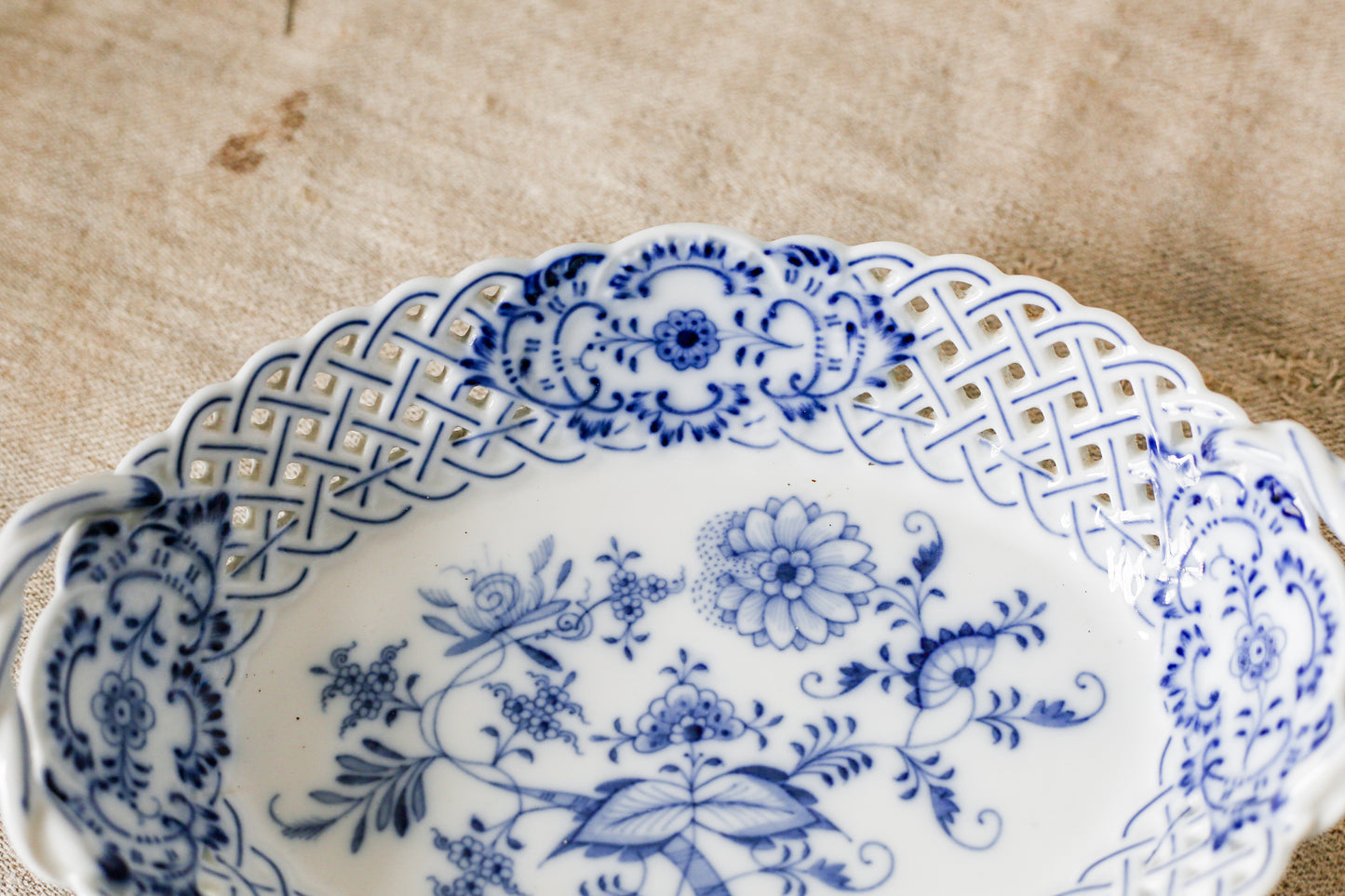 Vintage Stadt Meissen Blue Onion Open Lace Porcelain Oval Basket