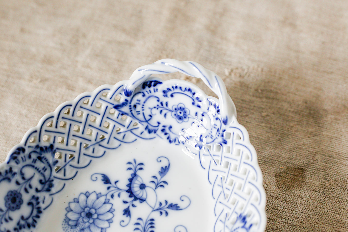 Vintage Stadt Meissen Blue Onion Open Lace Porcelain Oval Basket