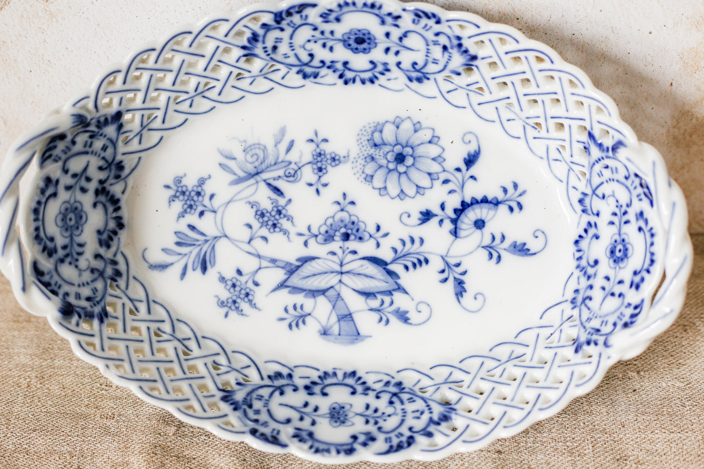 Vintage Stadt Meissen Blue Onion Open Lace Porcelain Oval Basket