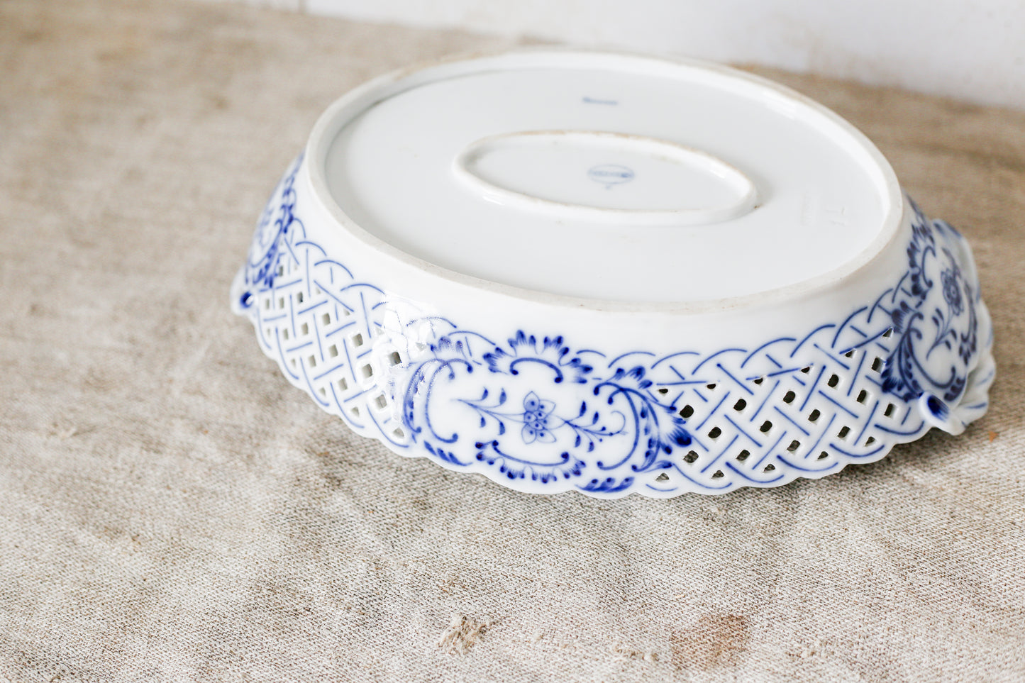 Vintage Stadt Meissen Blue Onion Open Lace Porcelain Oval Basket