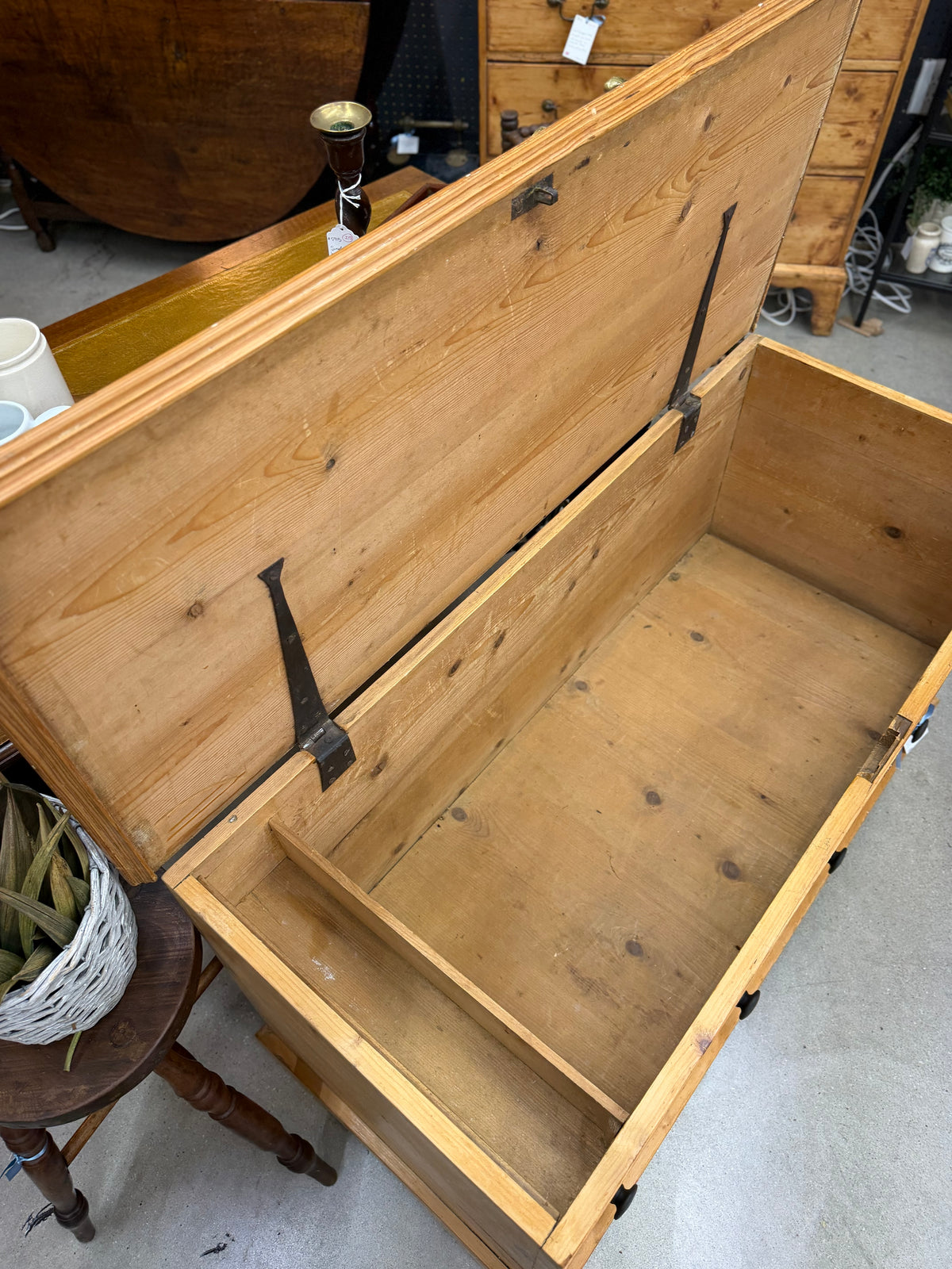 Victorian pine mule chest with drawers