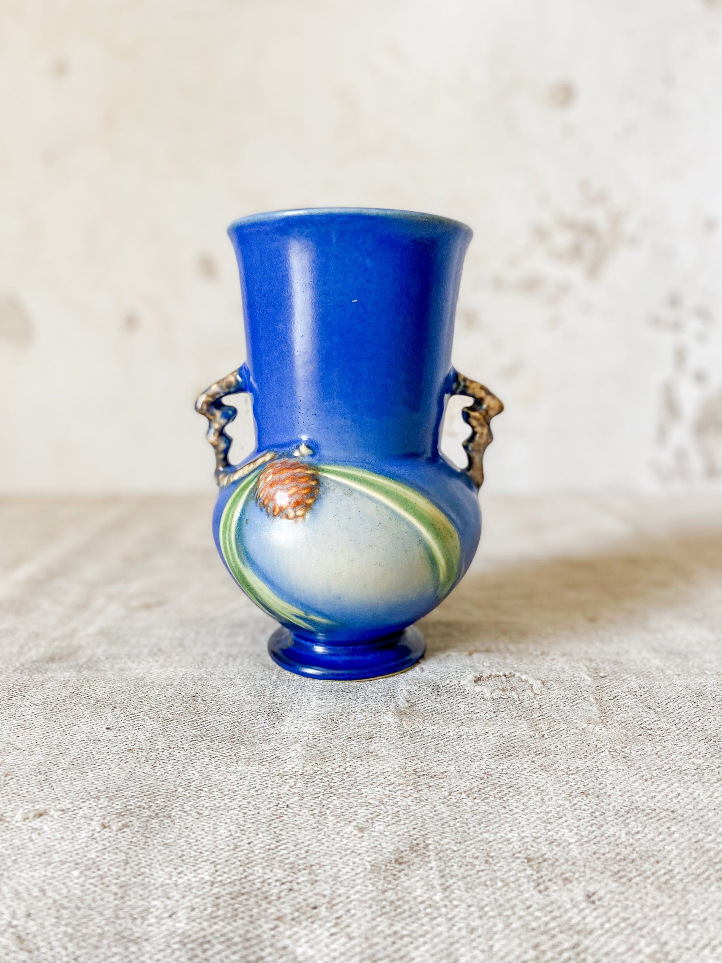 Vintage Roseville Pottery Blue Pinecone 6” Vase 839-6