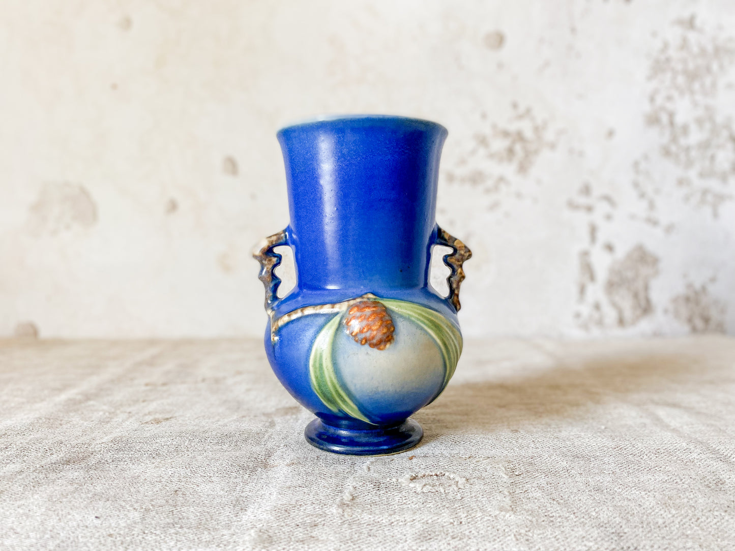 Vintage Roseville Pottery Blue Pinecone 6” Vase 839-6