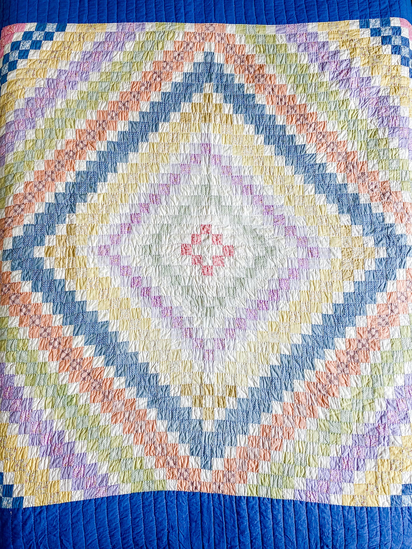 Vintage Around the World Quilt with Blue Border