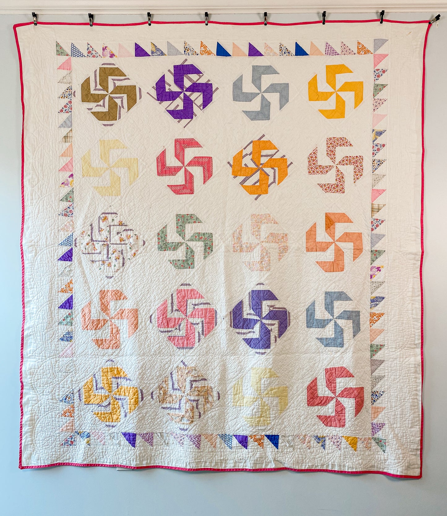 Vintage Whirligig Quilt with Sawtooth Border
