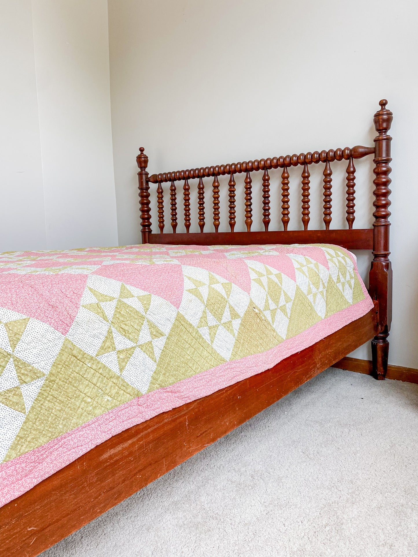Antique Pink & Green Ohio Star Quilt