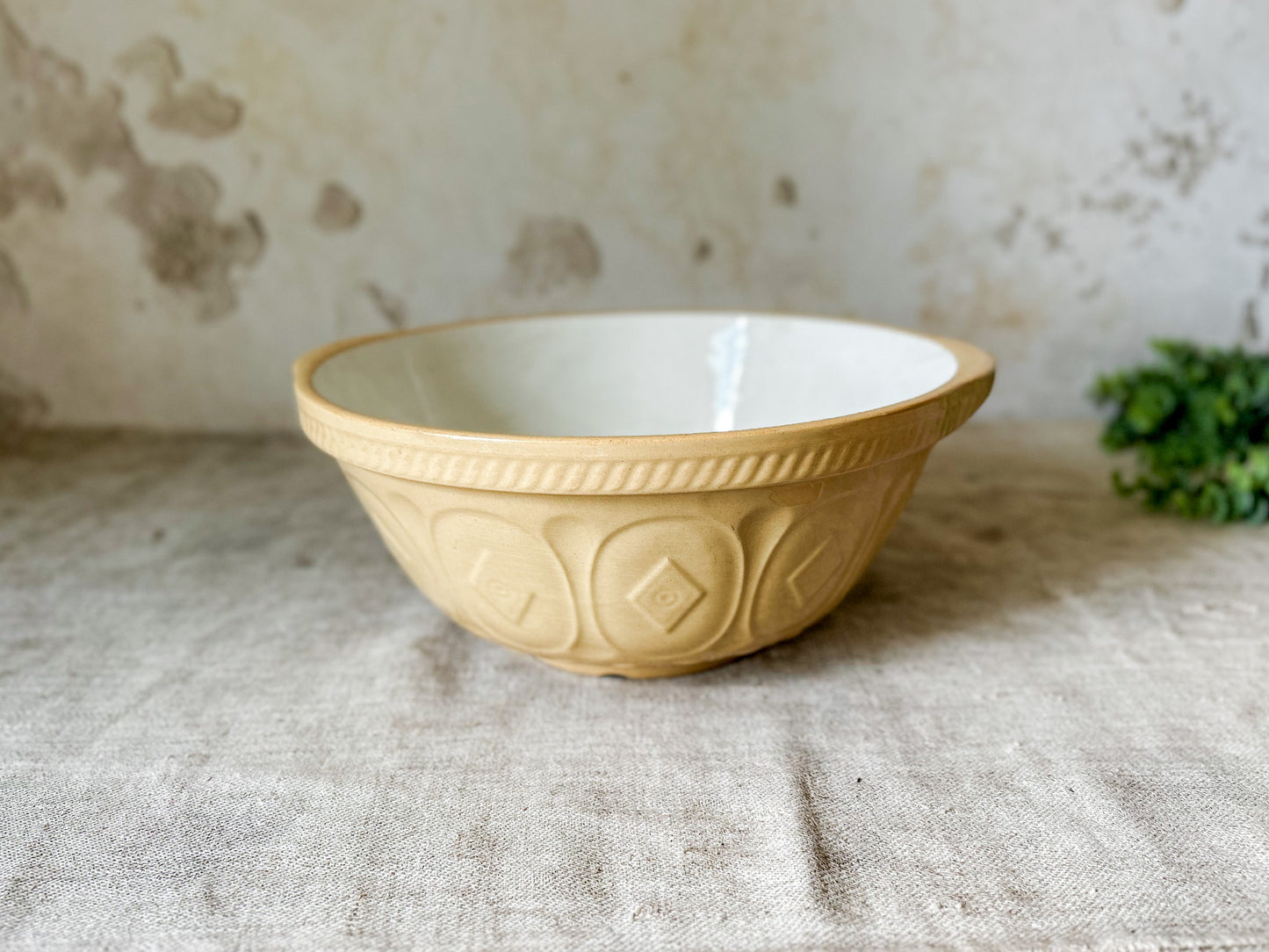 Vintage T.G. Green's Gripstand 11" Mixing Bowl, c1970