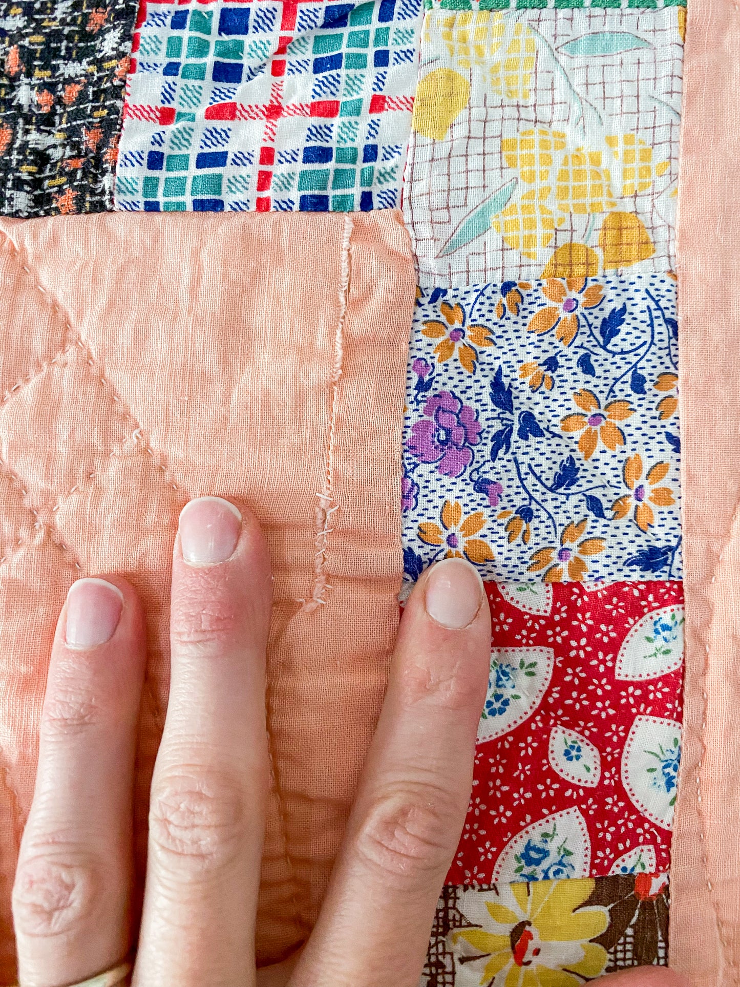 Vintage Melon Peach Medallion Patchwork Quilt, c1920