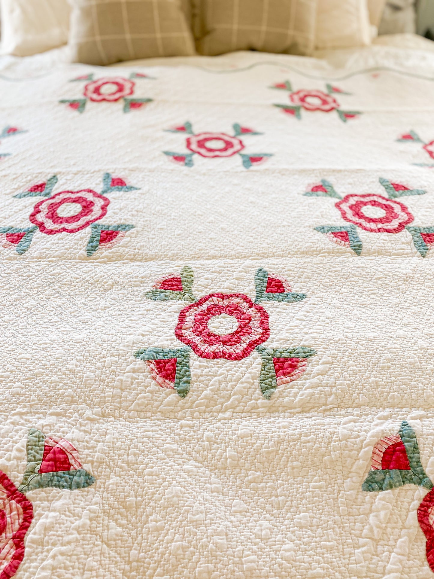 Antique Red and Overdye Green California Rose Applique Quilt c1880s, 90" x 67"