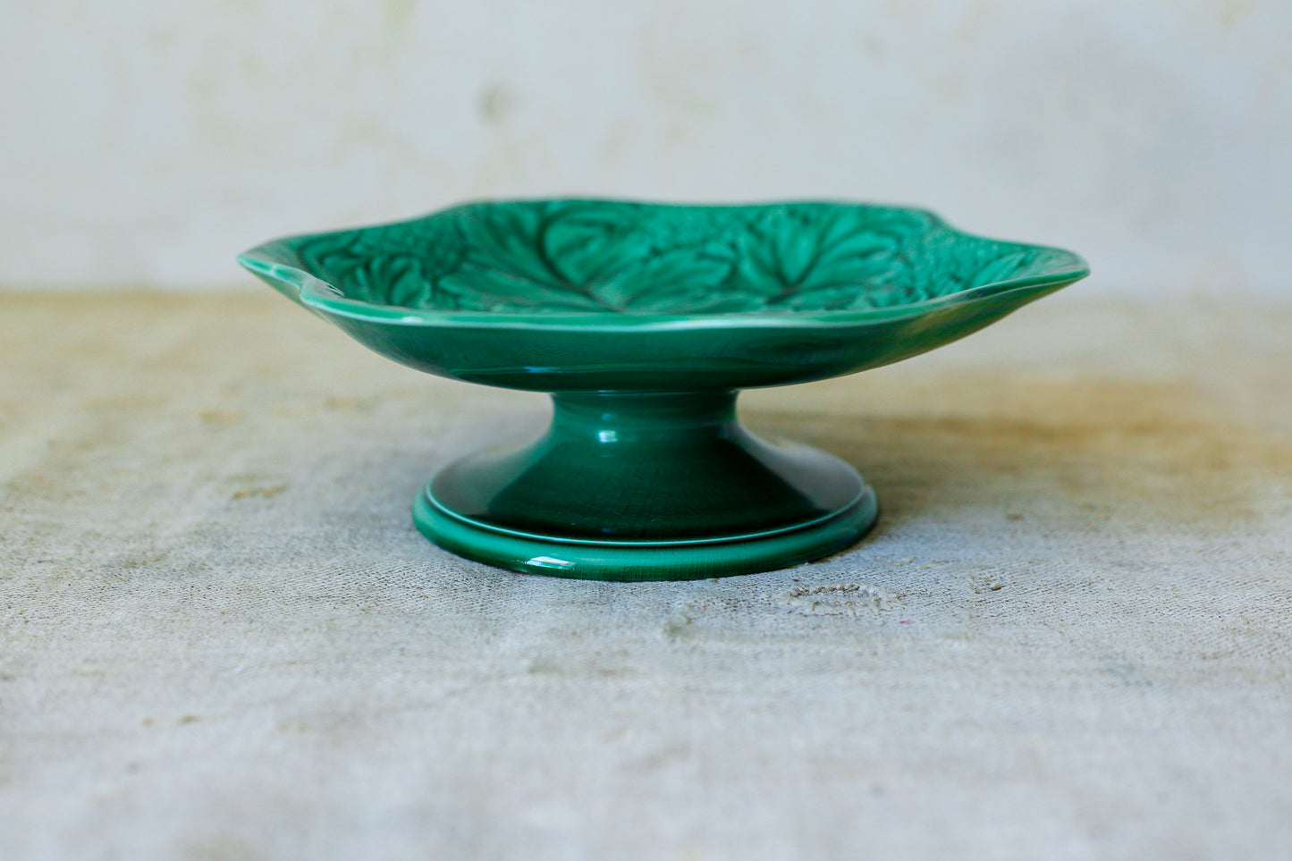 Antique Green Wedgwood Chrysanthemum Pedestal Compote, c1870