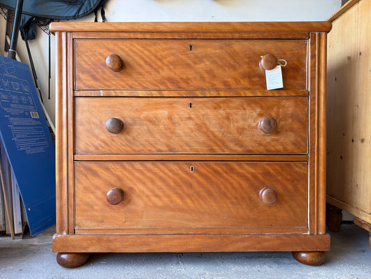 Victorian small pine chest of drawers
