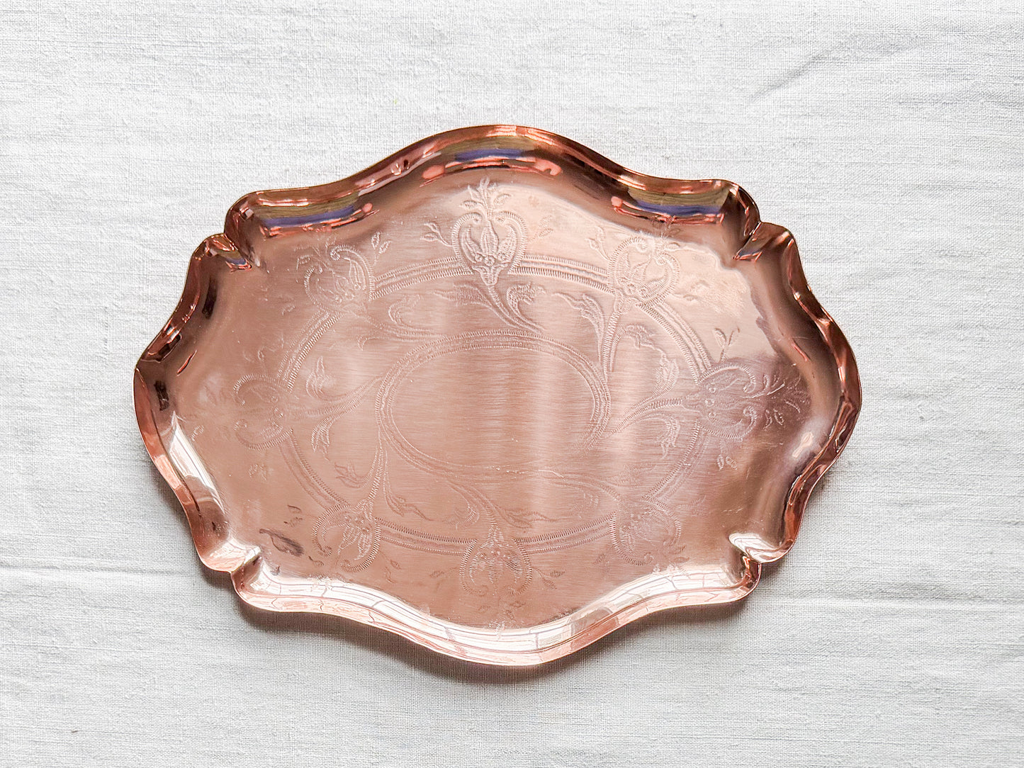 Etched Art Nouveau Copper Tray with Scalloped Edge by Joseph Sankey, c1900