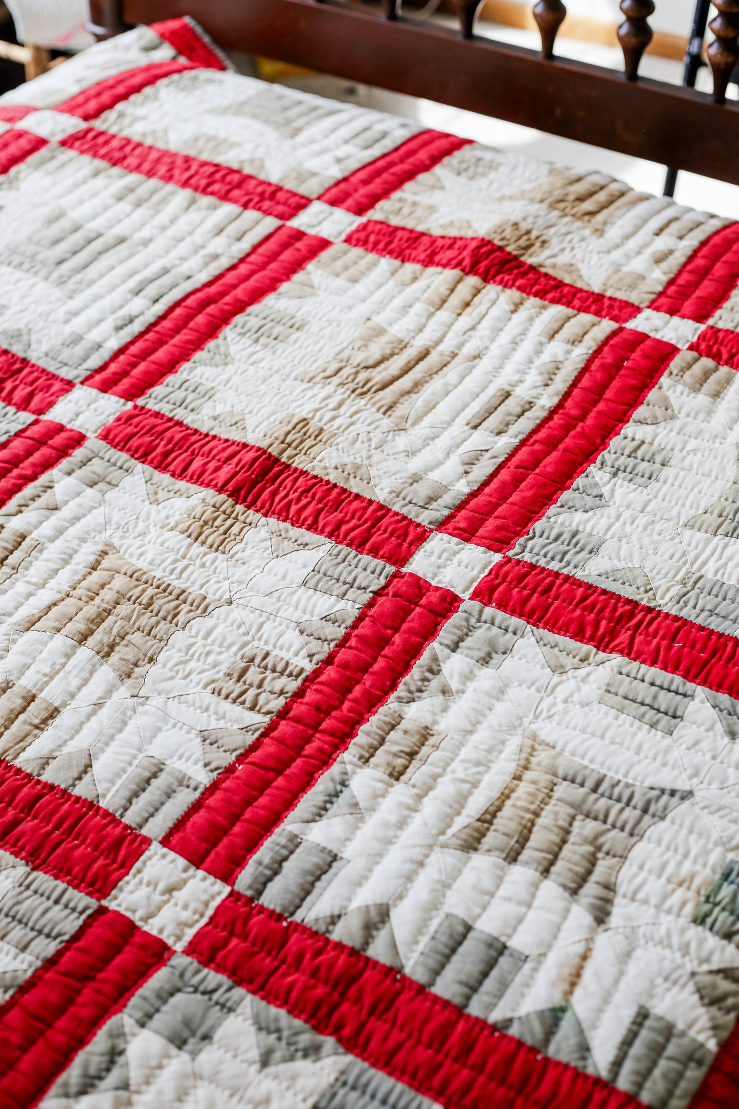 All Hands Round Vegetable Dyed Green and Turkey Red Quilt, c1880