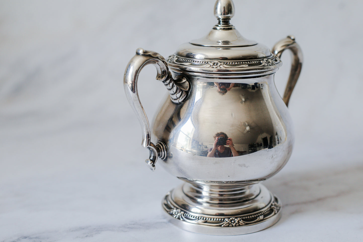 Vintage 1847 Rogers Bros "Remembrance" Silverplate Lidded Sugar Bowl