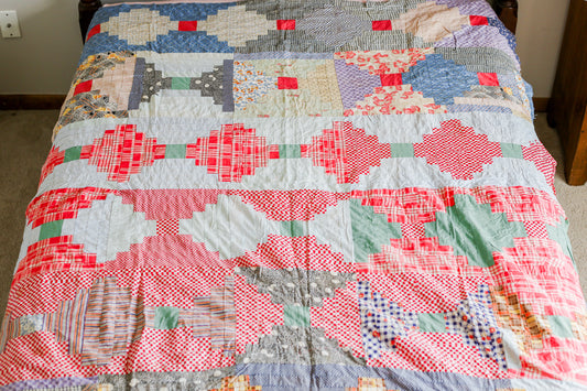 Vintage Courthouse Steps Log Cabin Quilt TOP, c1930