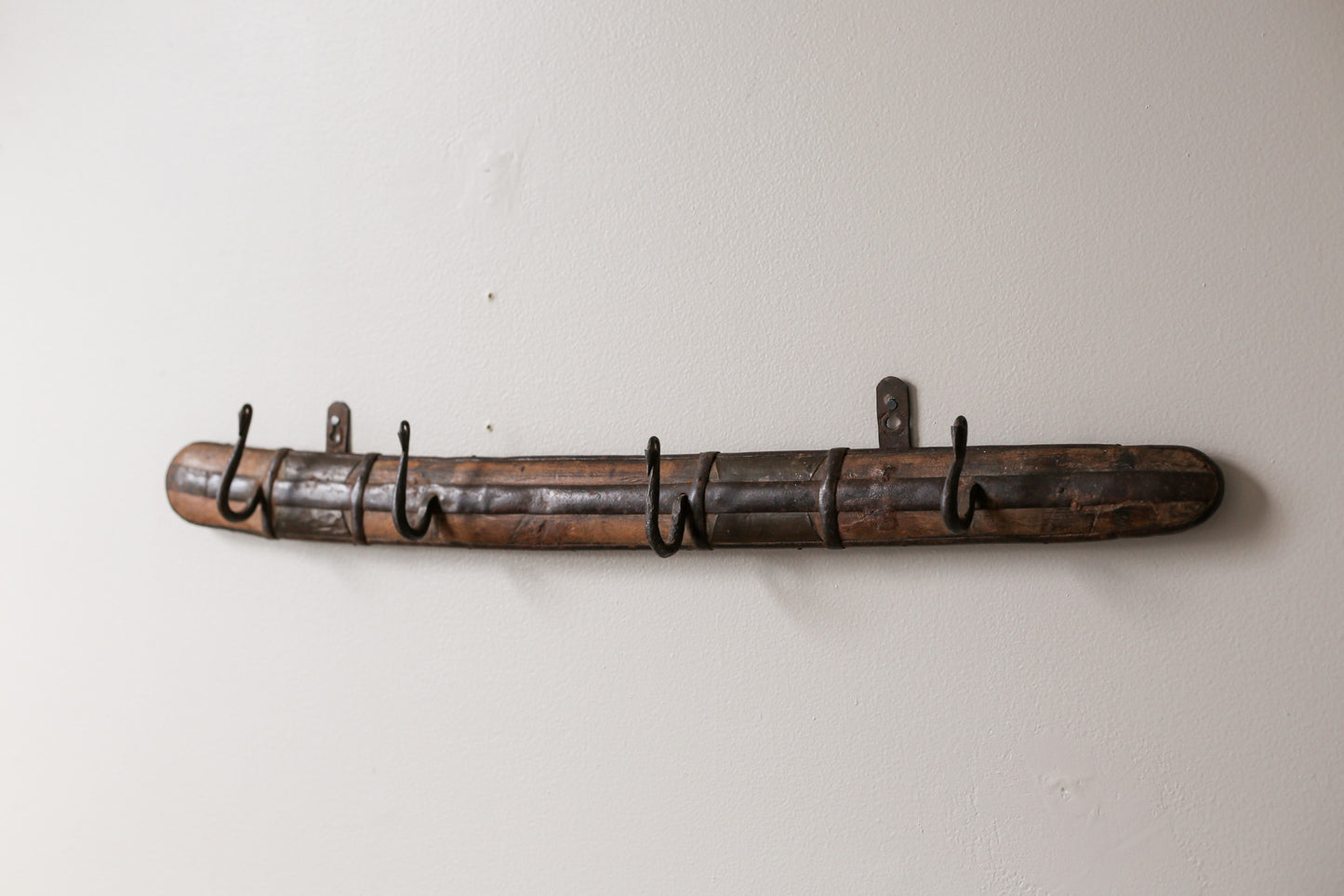 Rustic Wooden Wall Rack with 4 Wrought Iron Hooks