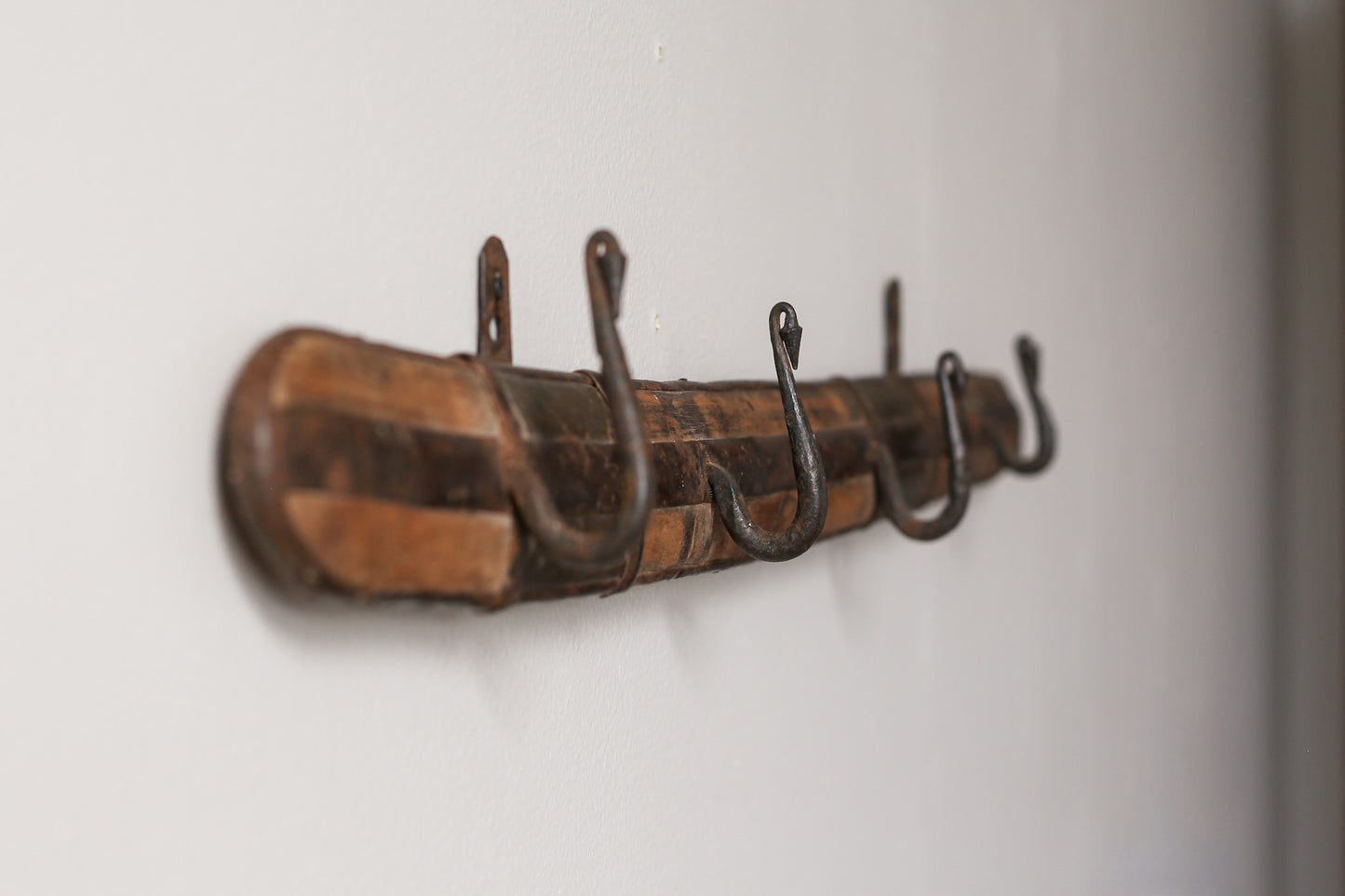 Rustic Wooden Wall Rack with 4 Wrought Iron Hooks