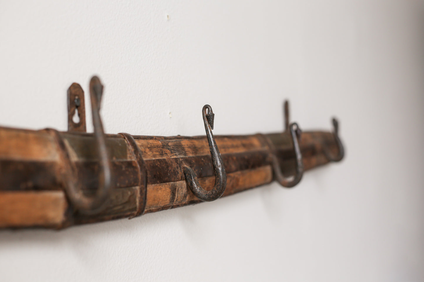 Rustic Wooden Wall Rack with 4 Wrought Iron Hooks