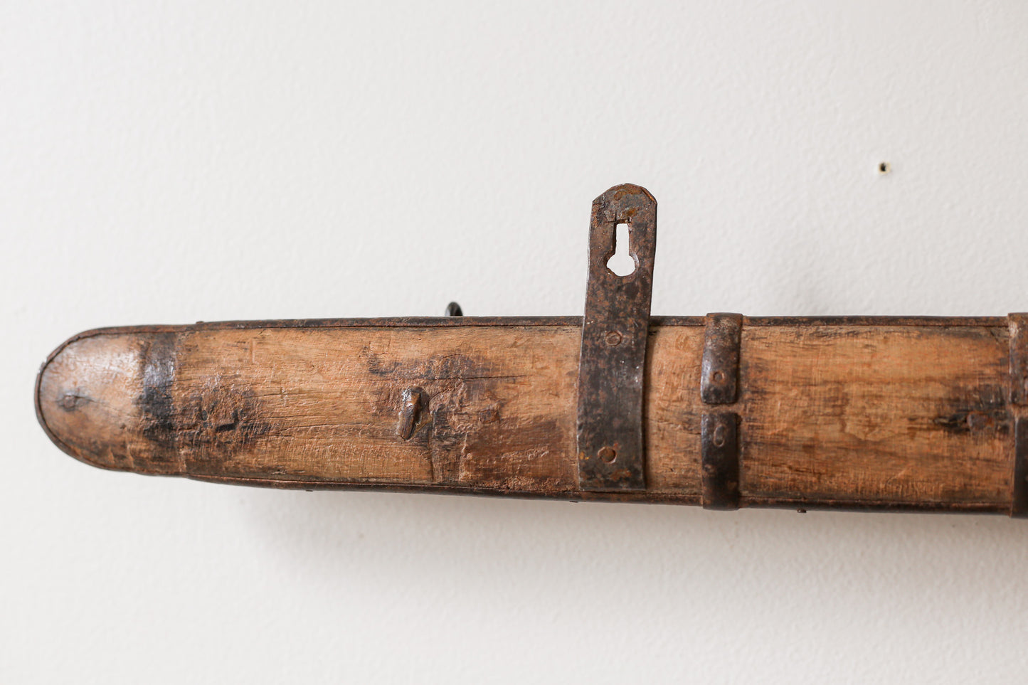 Rustic Wooden Wall Rack with 4 Wrought Iron Hooks