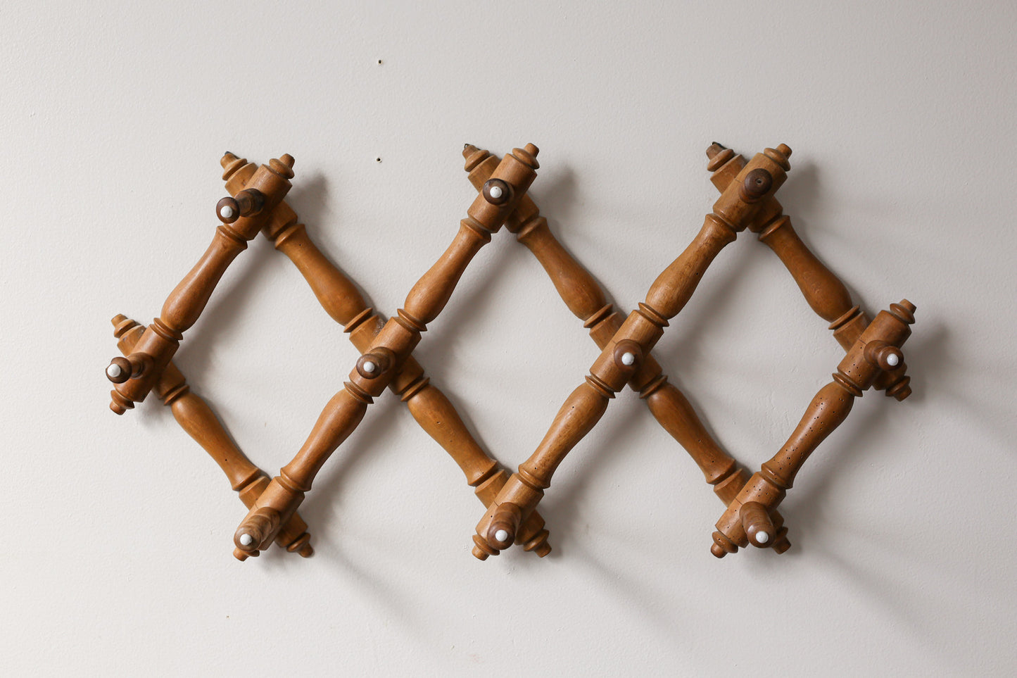 Faux Bamboo Wooden Accordion Wall Rack