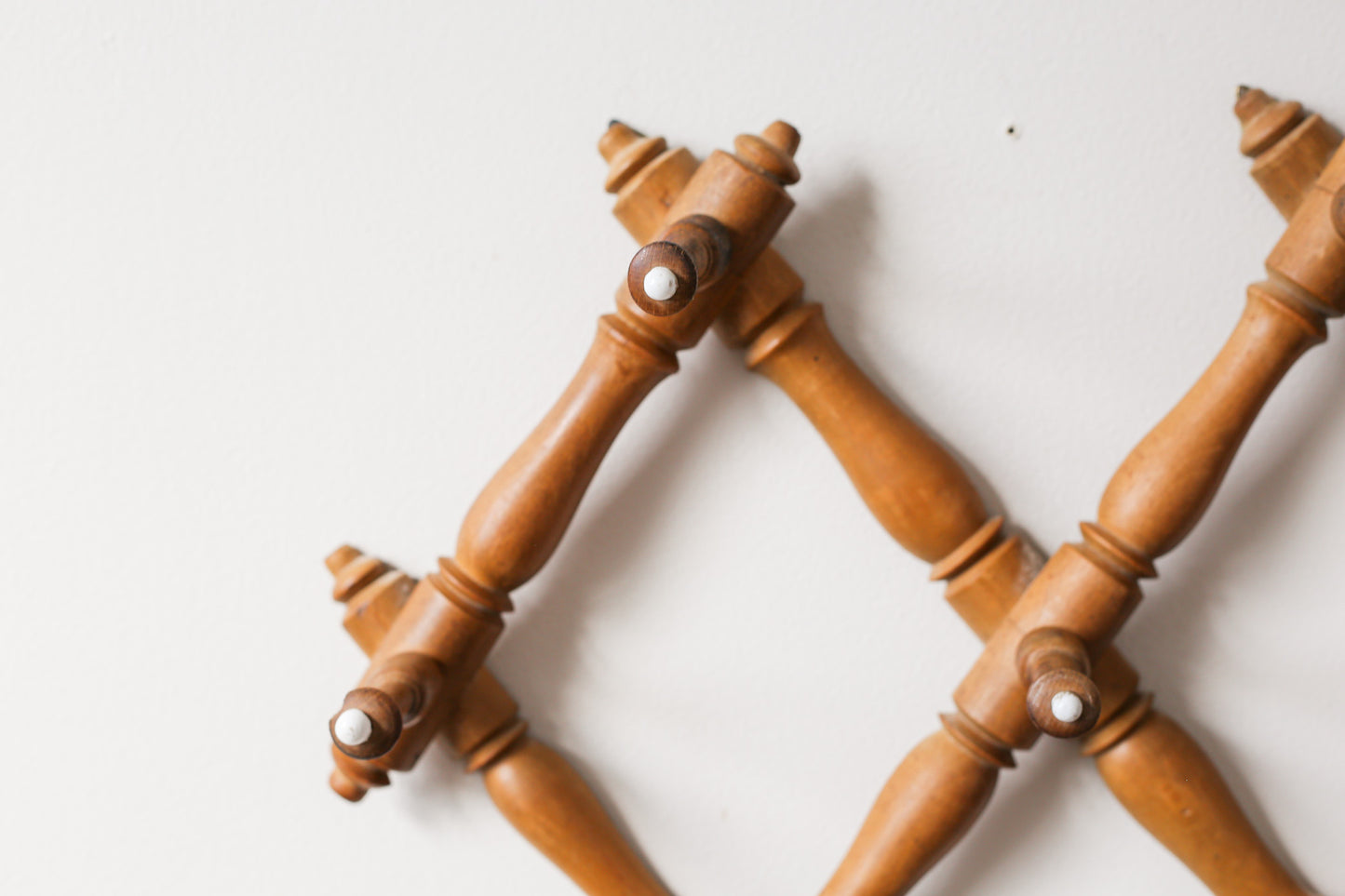 Faux Bamboo Wooden Accordion Wall Rack