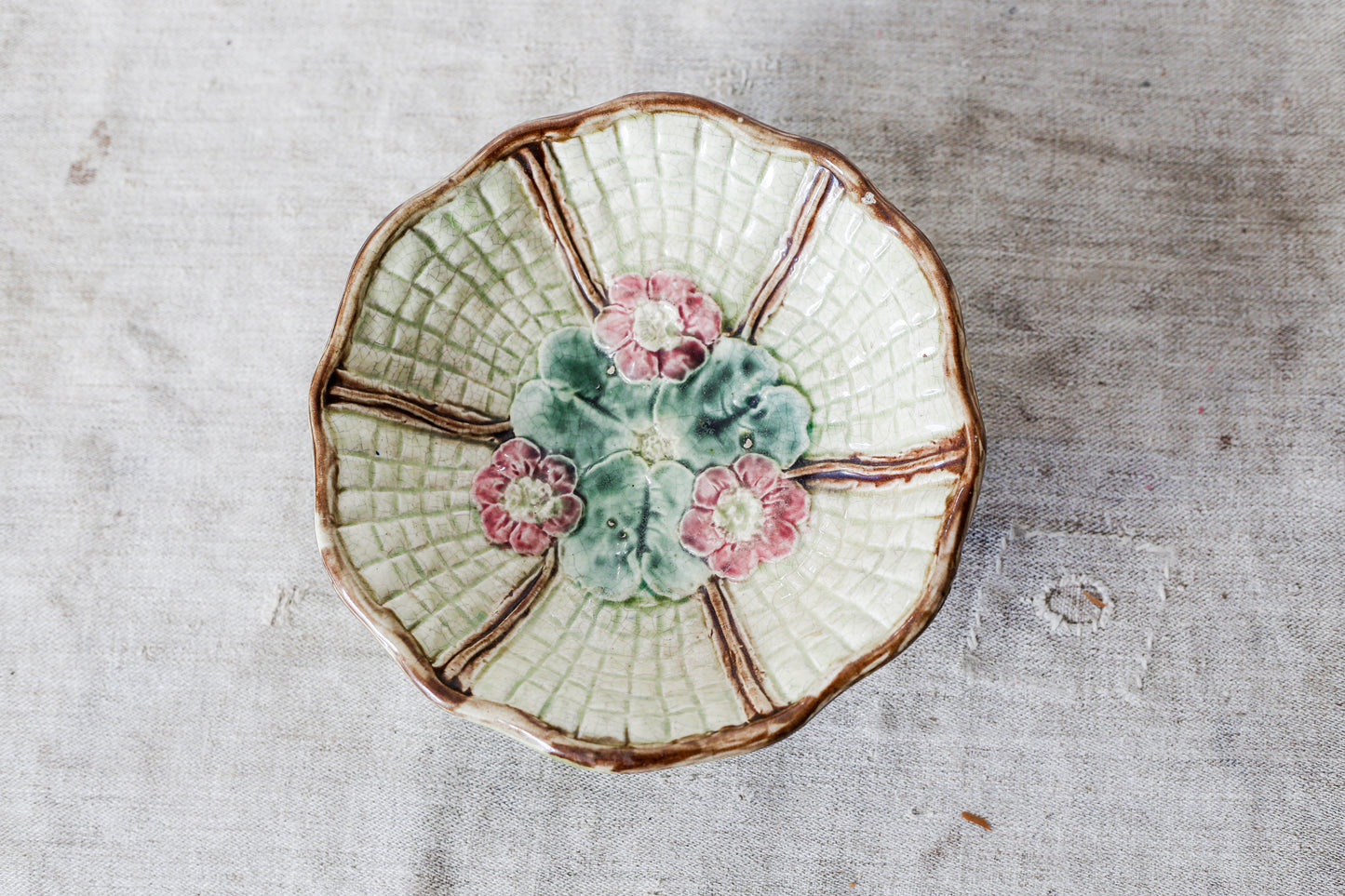 Majolica Green and Pink Begonia Basketweave Pedestal Compote Bowl