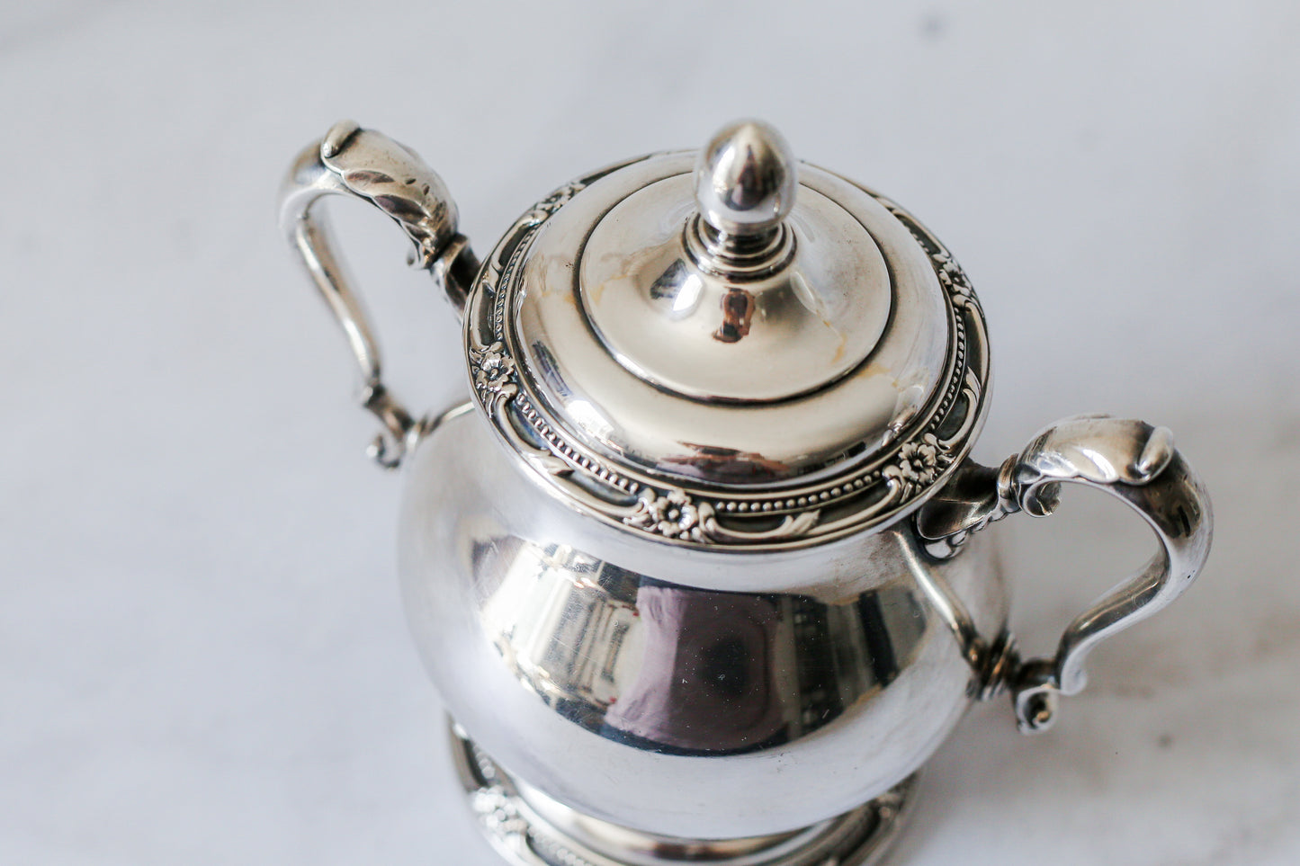 Vintage 1847 Rogers Bros "Remembrance" Silverplate Lidded Sugar Bowl