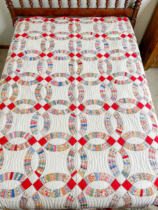Vintage Signed Red and White Wedding Ring Quilt, 1929