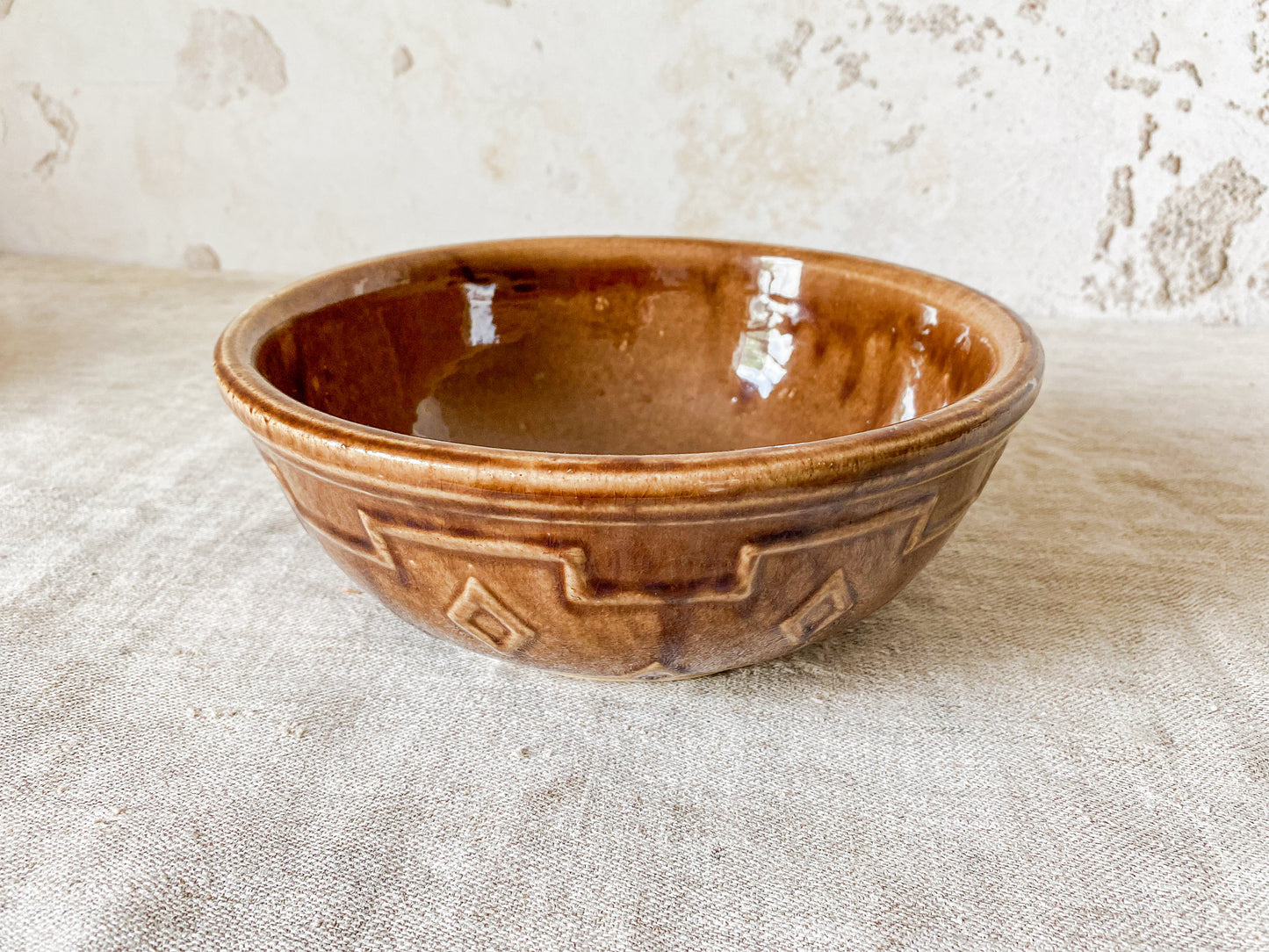 Vintage Monmouth Pottery Diamond Pattern Brown 9” Mixing Bowl