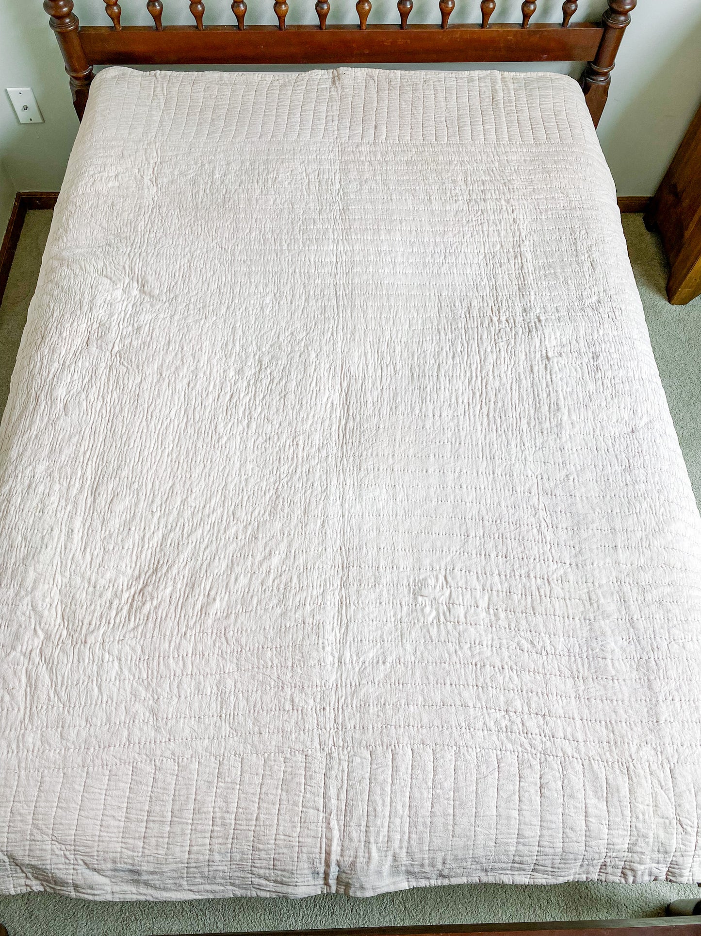Vintage Around the World Quilt with Blue Border