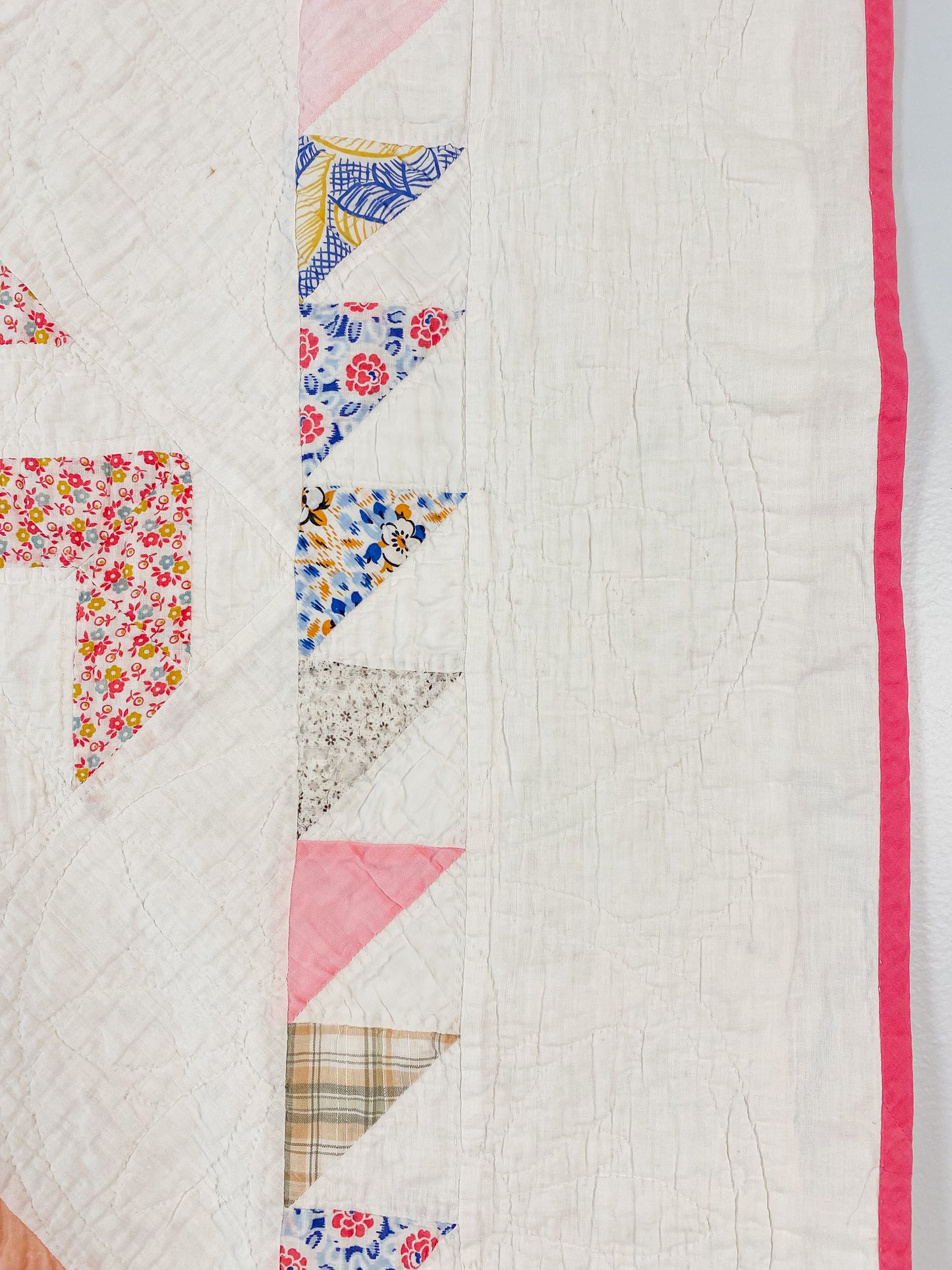 Vintage Whirligig Quilt with Sawtooth Border