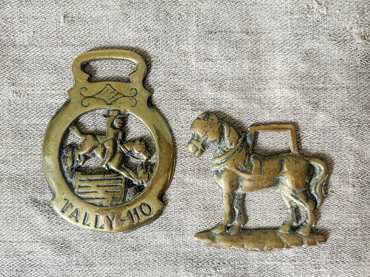 CHOICE Vintage Horse Brass Equestrian Medals - Tally-Ho & Horse