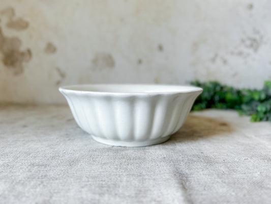 Charles Meakin 8" Lady Finger Ironstone Bowl