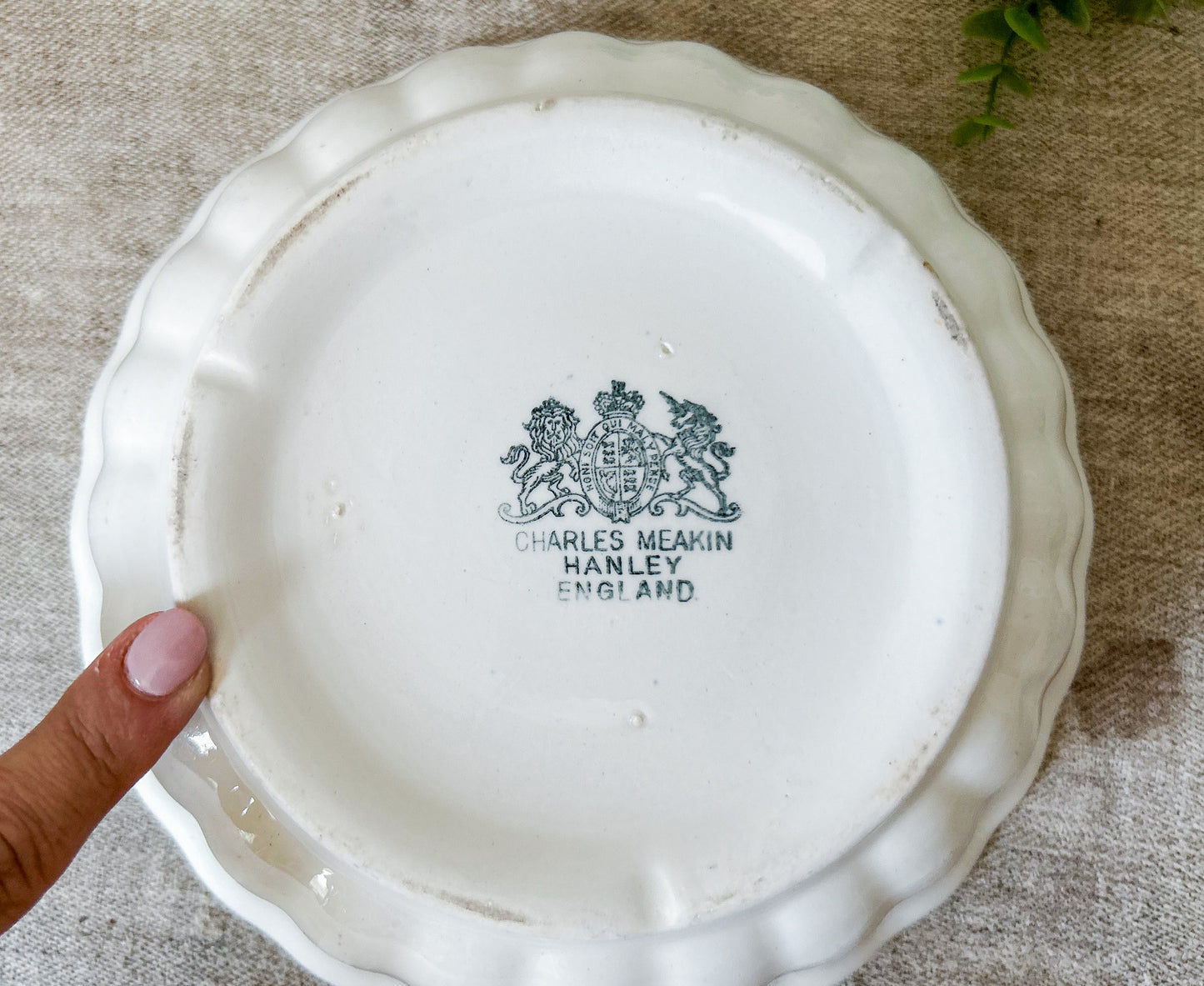 Charles Meakin 8" Lady Finger Ironstone Bowl