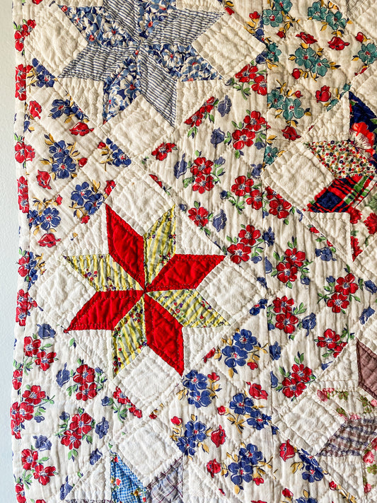Vintage 8 Pointed Star Quilt with Signature and Printed Sashing, c1940